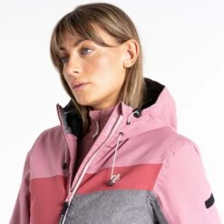 Dare2b Womens Ice Gleam III Ski Jacket -Best Ski Equip Store dare2b womens ice gleam iii ski jacket p15055 205254 image